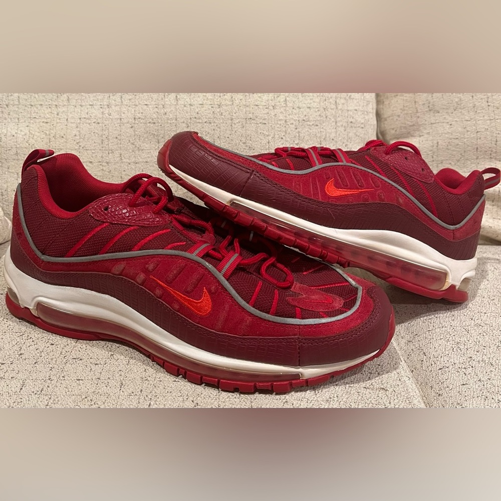 Nike Air Max 98 Triple Red Size 11.5 Mens